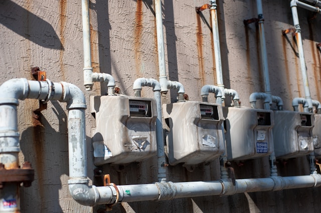 Professional Drain Cleaning vs. DIY Solutions